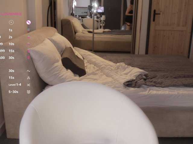 -FemaleEssence- live cam on BongaCams