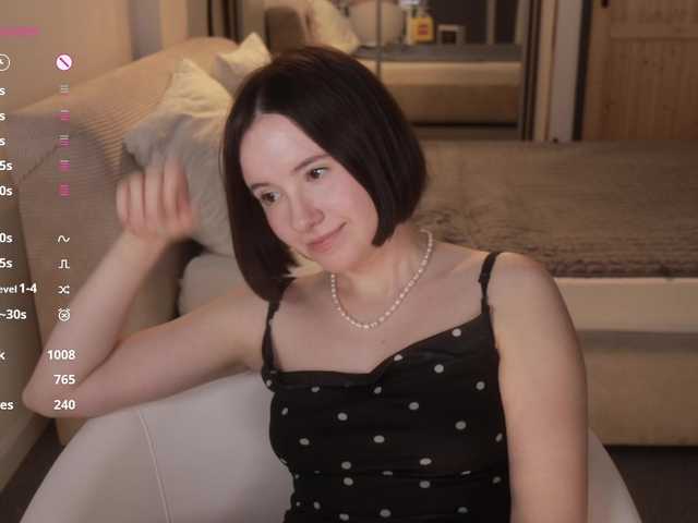 -FemaleEssence- live cam on BongaCams