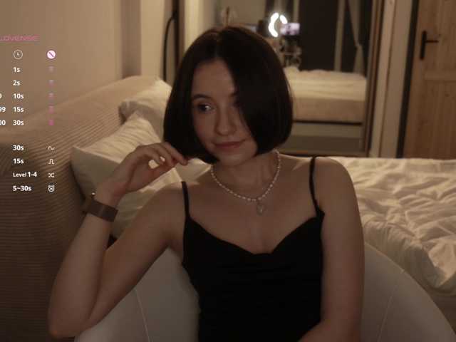 -FemaleEssence-'s BongaCams show and profile