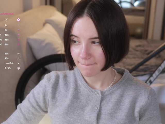 -femaleessence- live sex