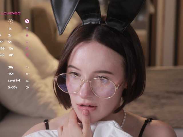 -FemaleEssence- live cam on BongaCams