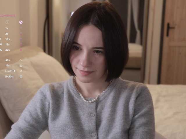  -FemaleEssence- chat room