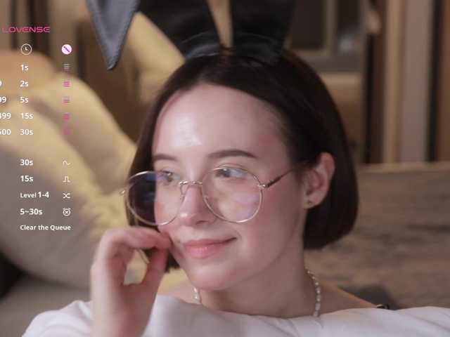 -FemaleEssence- live cam on BongaCams