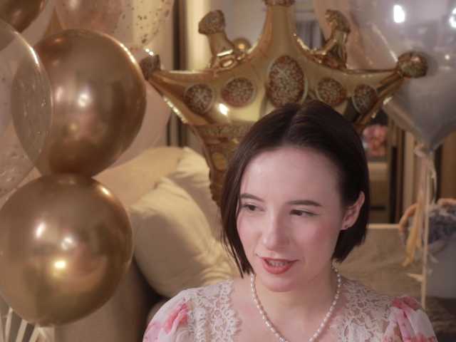 -FemaleEssence- live cam on BongaCams