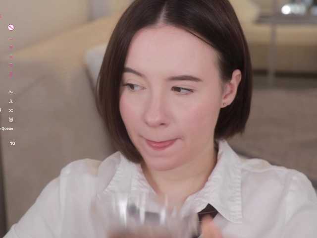 -FemaleEssence- live cam on BongaCams