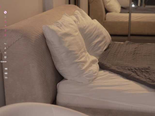 -FemaleEssence- live cam on BongaCams