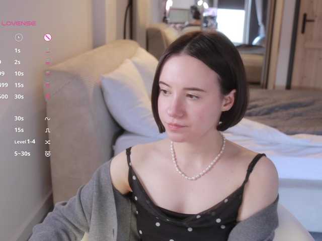 -FemaleEssence- live cam on BongaCams