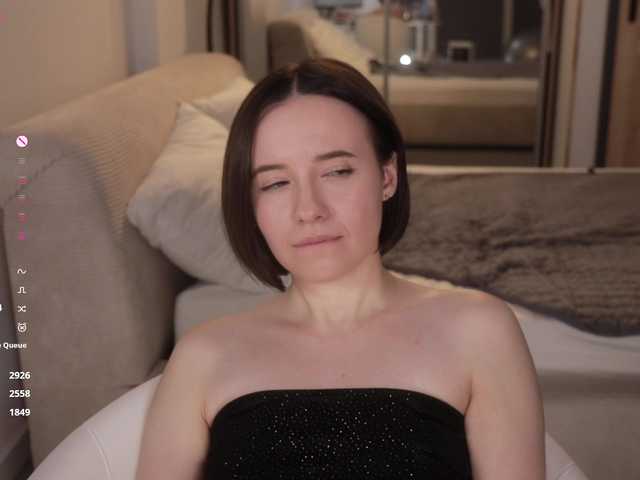 -FemaleEssence- live cam on BongaCams