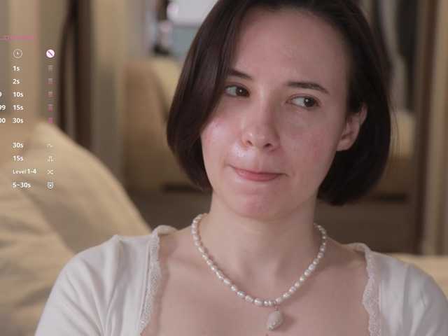  -FemaleEssence- chat room