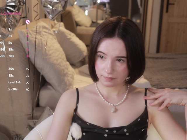 -FemaleEssence- live cam on BongaCams