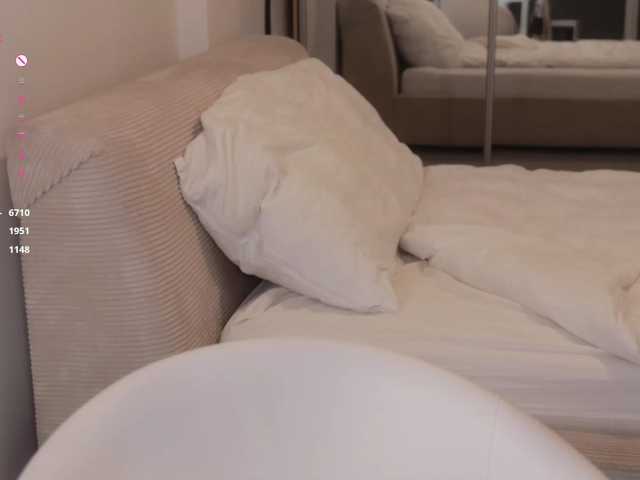 -FemaleEssence- live cam on BongaCams