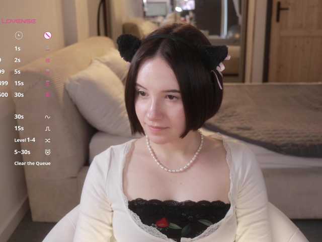 -FemaleEssence- live webcam show