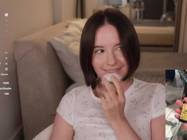 -FemaleEssence- live cam on BongaCams
