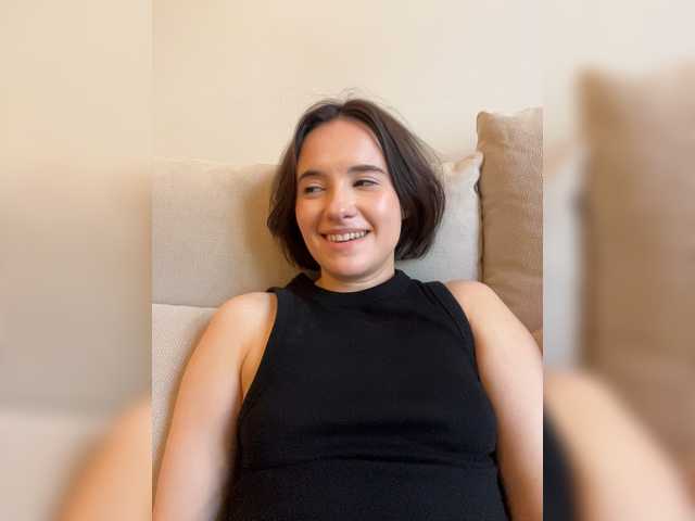 -FemaleEssence- live cam on BongaCams
