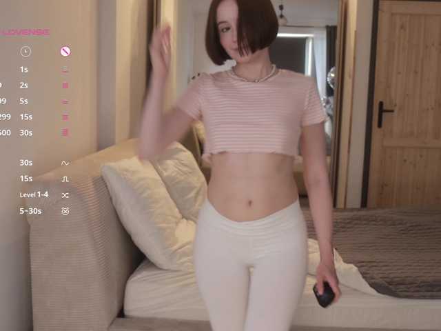 -FemaleEssence- live cam on BongaCams