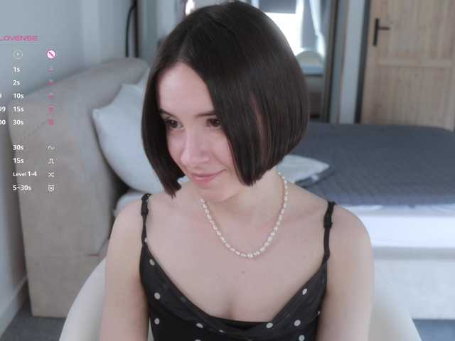-femaleessence- live sex