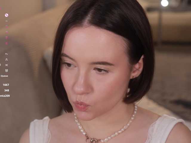 -FemaleEssence- live cam on BongaCams