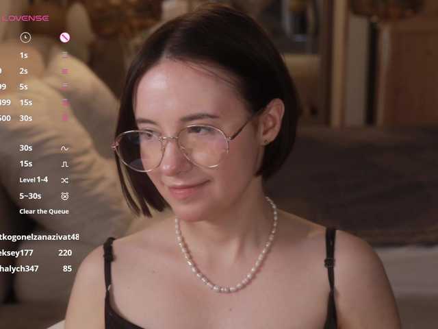 -FemaleEssence- live cam on BongaCams