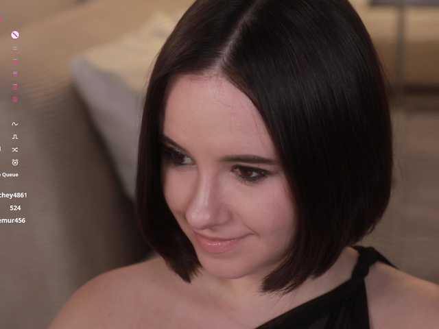 -FemaleEssence- live cam on BongaCams
