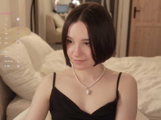 -FemaleEssence-'s BongaCams show and profile