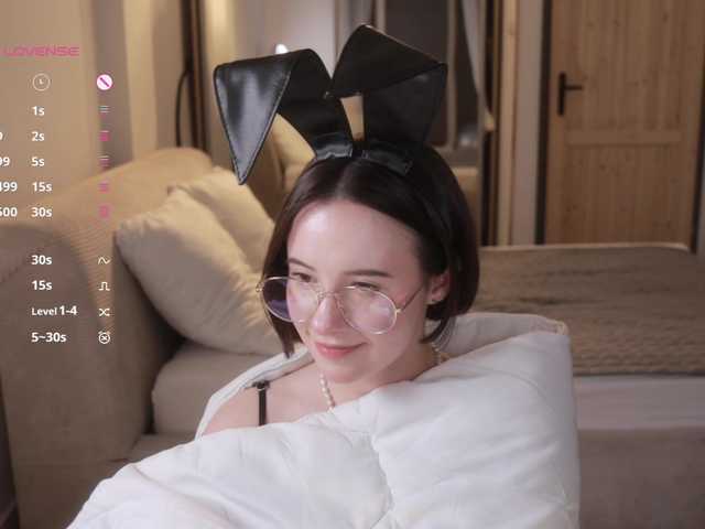 -FemaleEssence- live cam on BongaCams