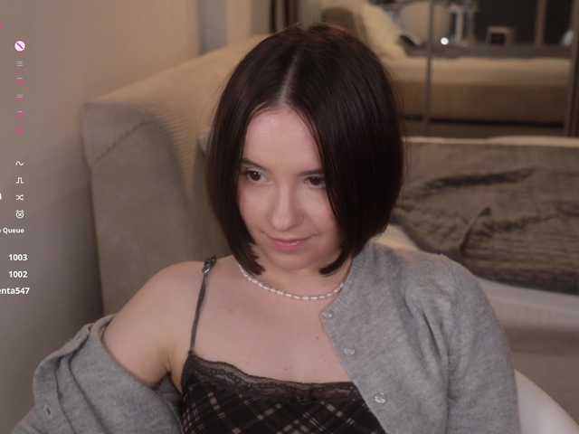 -FemaleEssence- live cam on BongaCams