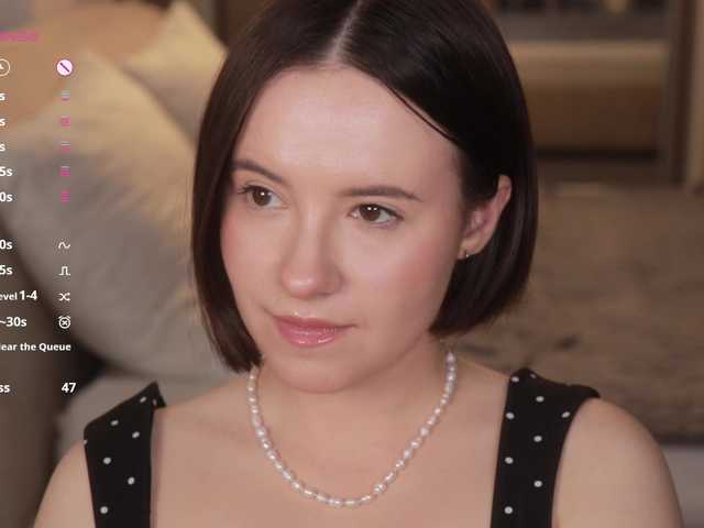 -FemaleEssence- live cam on BongaCams