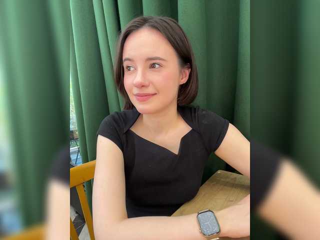 -FemaleEssence- live cam on BongaCams