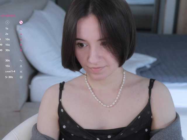 -FemaleEssence- live cam on BongaCams