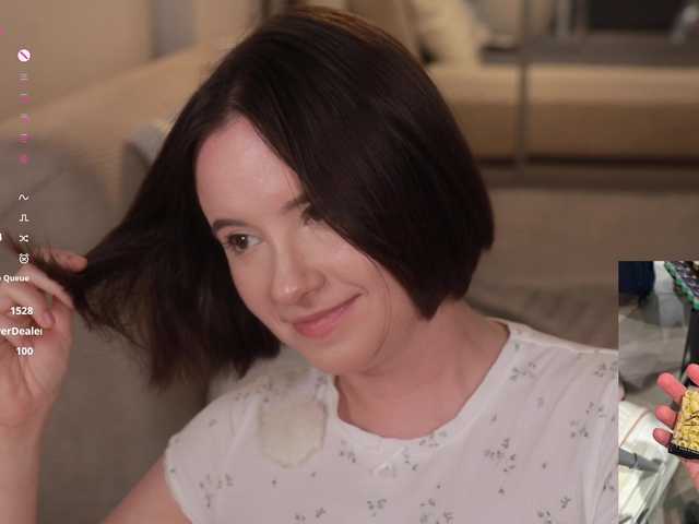 -FemaleEssence- live cam on BongaCams