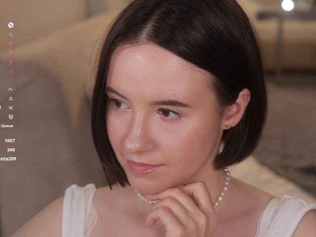 -FemaleEssence- live cam on BongaCams