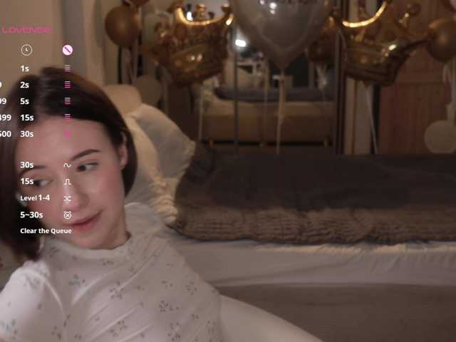 -FemaleEssence- live cam on BongaCams