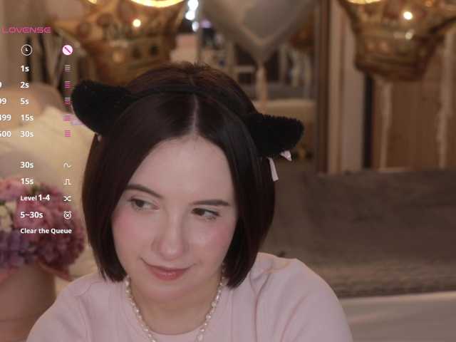 -FemaleEssence- live cam on BongaCams