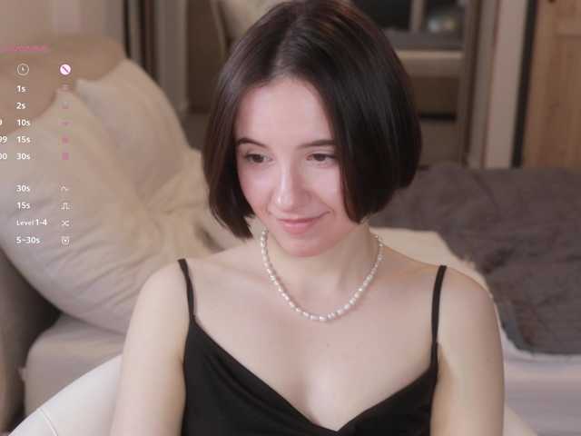 -femaleessence- live sex