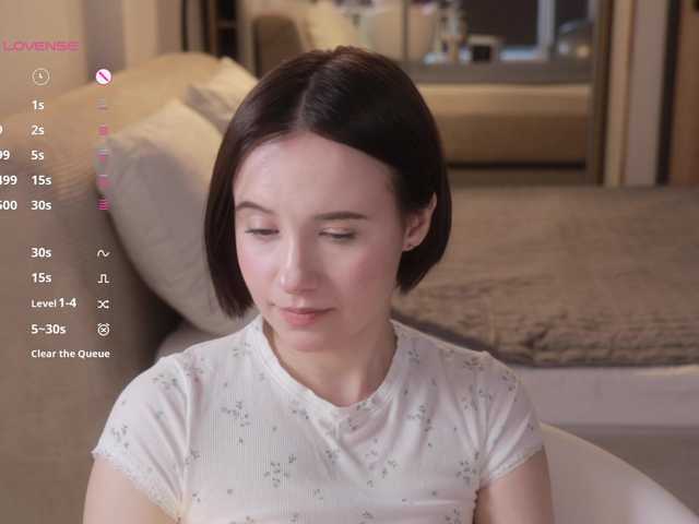 -FemaleEssence- live webcam show