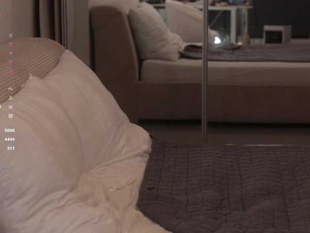-FemaleEssence- live cam on BongaCams