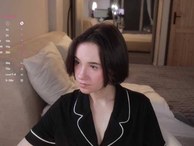 -FemaleEssence- live cam on BongaCams