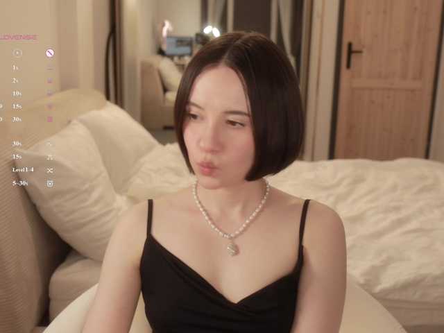 -FemaleEssence-'s BongaCams show and profile