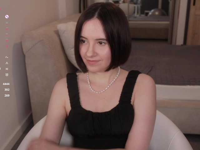 -FemaleEssence- live cam on BongaCams