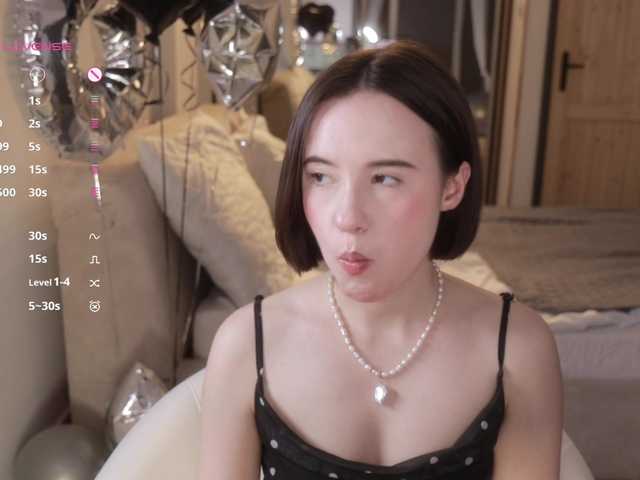-FemaleEssence- live cam on BongaCams