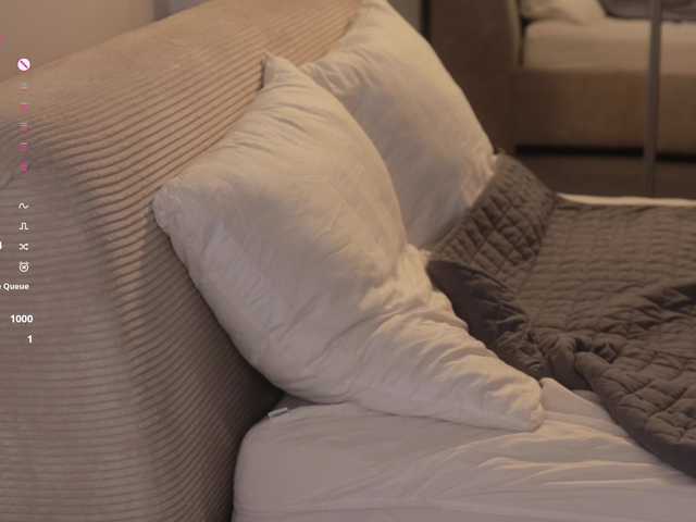 -FemaleEssence- live cam on BongaCams