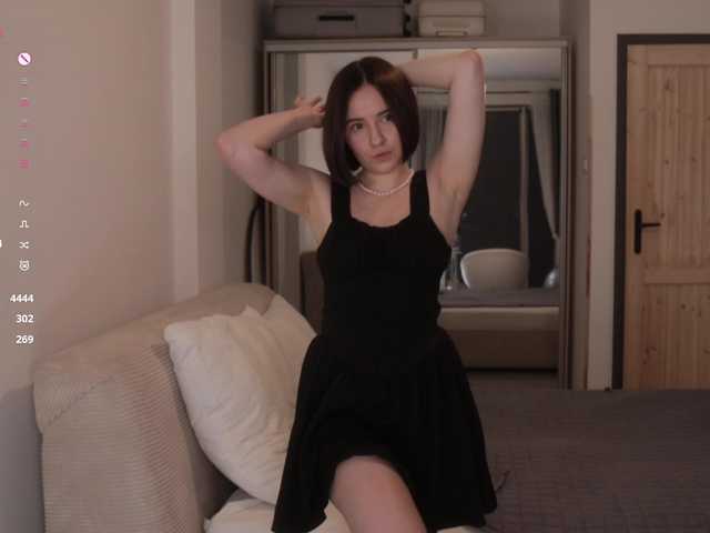 -FemaleEssence- live cam on BongaCams