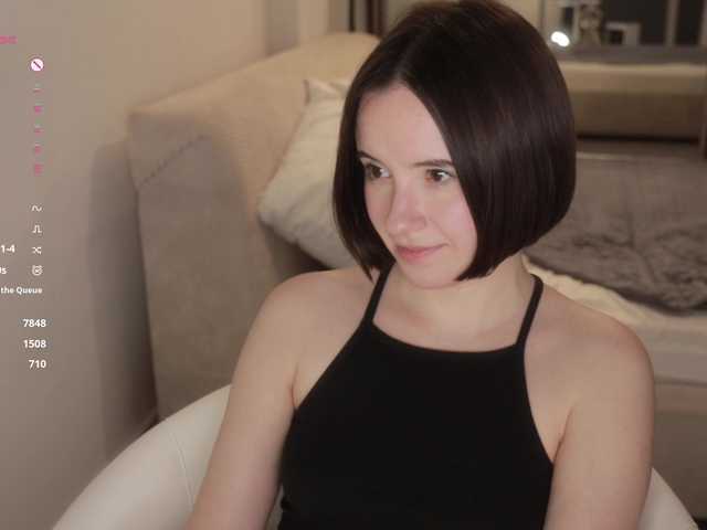 -FemaleEssence- live cam on BongaCams