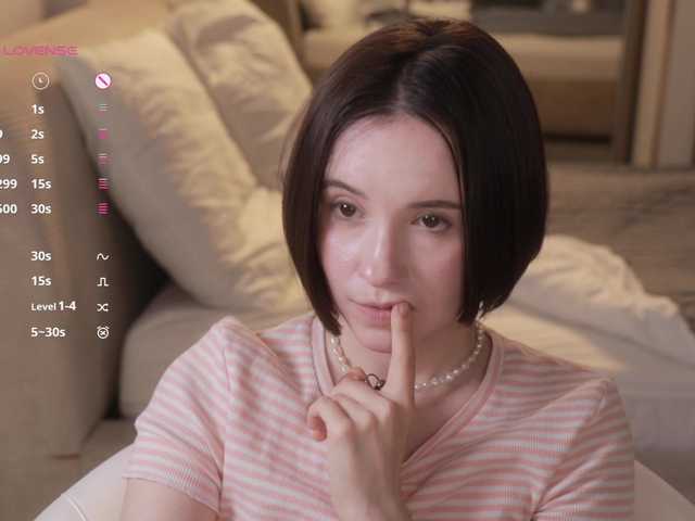 -FemaleEssence- live cam on BongaCams