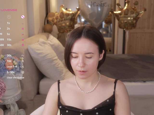 -FemaleEssence- live cam on BongaCams