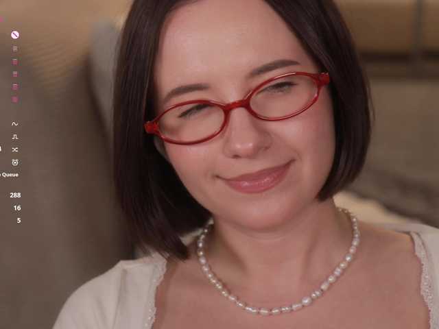-FemaleEssence- live cam on BongaCams