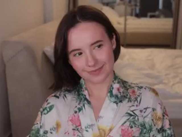 -FemaleEssence- live cam on BongaCams