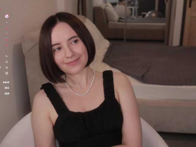 -FemaleEssence- live cam on BongaCams