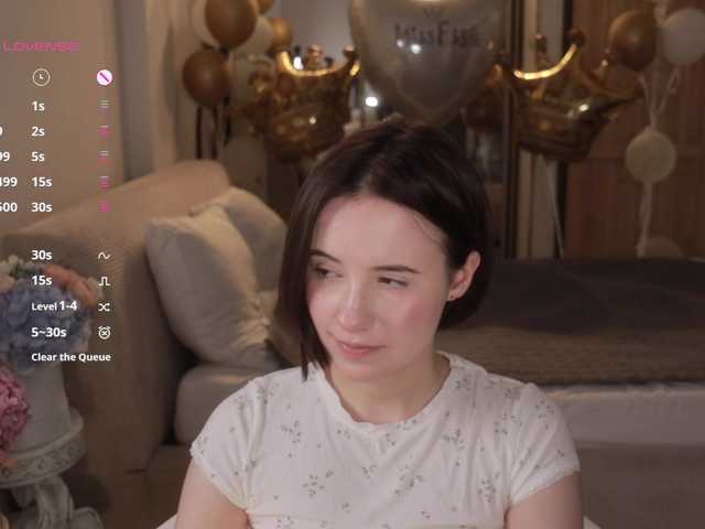-FemaleEssence- live cam on BongaCams