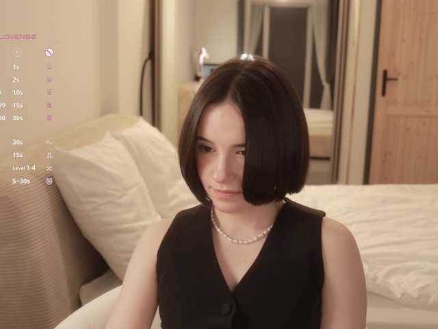  -FemaleEssence- chat room